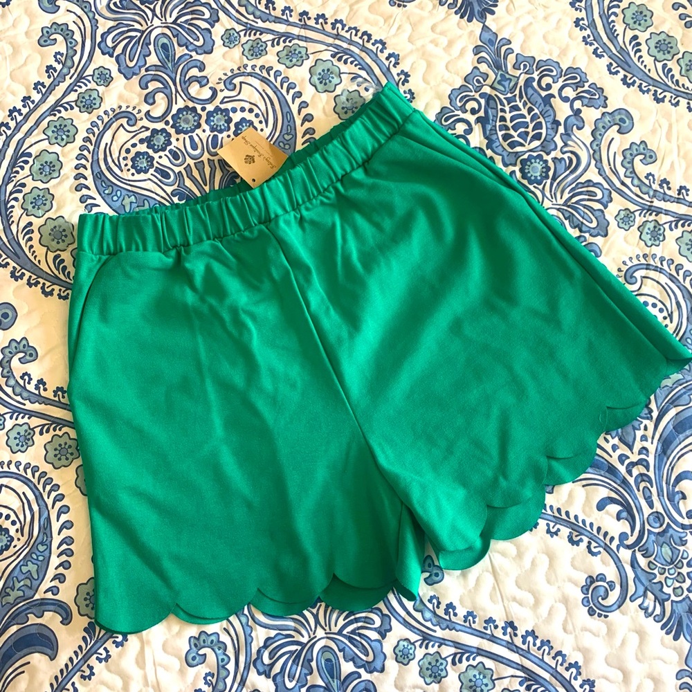 Scallop leg, super comfy & cute shorts